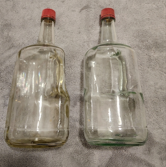 🔷️ Set of 2 Decorative Glass Jugs 1.75L - Picture 3 of 3